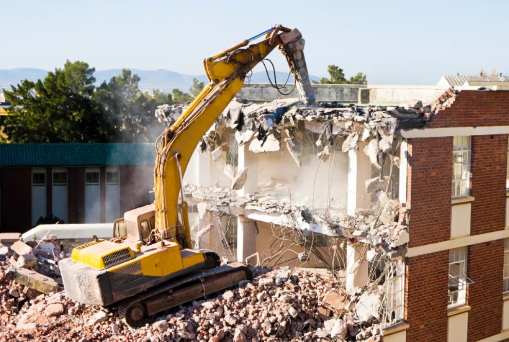 How to Schedule a Demolition Project That Fits Your Timeline and Budget