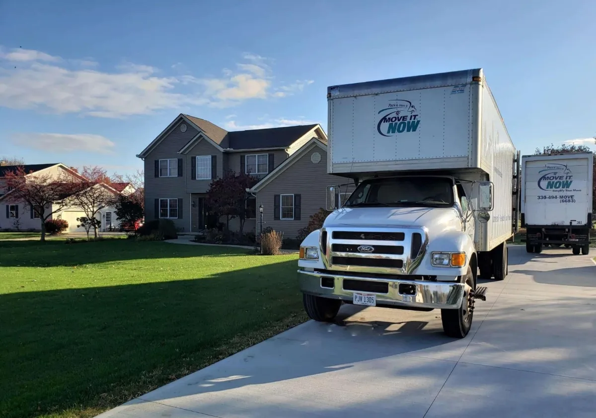 How does a Moving Company in Akron support smooth Relocations