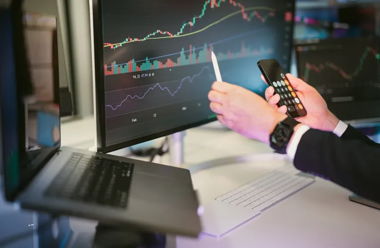 How to Take Control of Your Money Early in Your Career