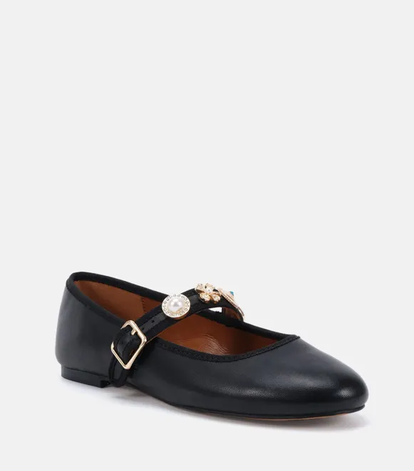 What Are Stylish Picks in Women’s Flats for Work, Travel, and Weekend